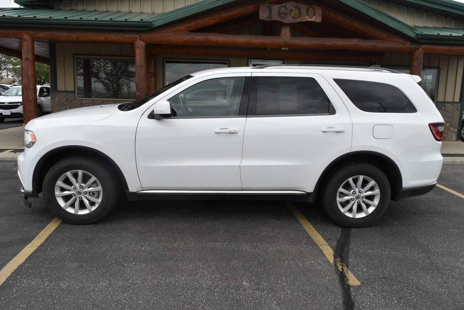 2019 White /Black/Beige Dodge Durango SXT (1C4RDJAG3KC) with an 3.6L V-6 DOHC 24V engine, 8-Speed Automatic transmission, located at 1600 E Hwy 44, Rapid City, SD, 57703, (605) 716-7878, 44.070232, -103.171410- Photo#4