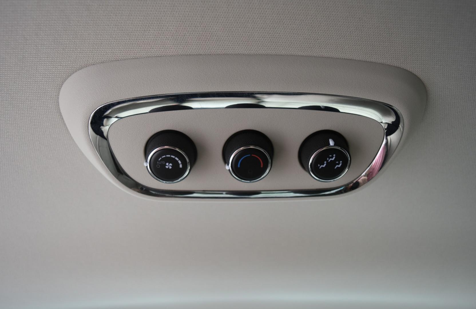 2019 White /Black/Beige Dodge Durango SXT (1C4RDJAG3KC) with an 3.6L V-6 DOHC 24V engine, 8-Speed Automatic transmission, located at 1600 E Hwy 44, Rapid City, SD, 57703, (605) 716-7878, 44.070232, -103.171410- Photo#15