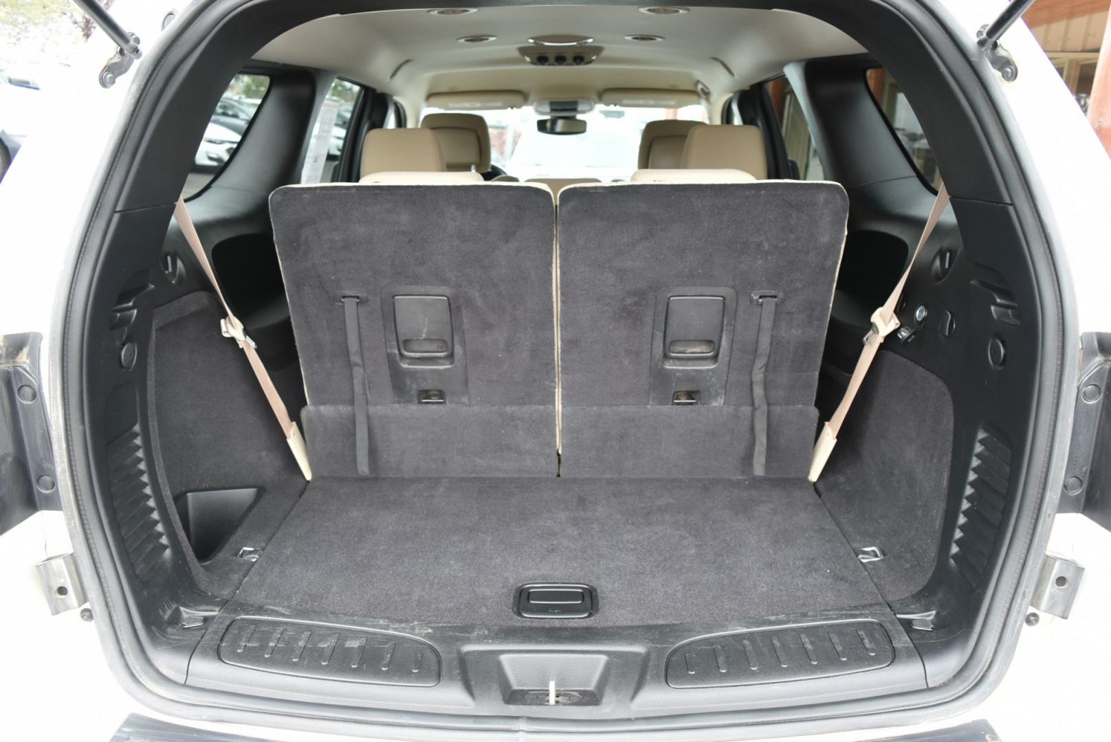 2019 White /Black/Beige Dodge Durango SXT (1C4RDJAG3KC) with an 3.6L V-6 DOHC 24V engine, 8-Speed Automatic transmission, located at 1600 E Hwy 44, Rapid City, SD, 57703, (605) 716-7878, 44.070232, -103.171410- Photo#27