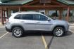 2019 Gray Jeep Cherokee Latitude (1C4PJMCB2KD) with an 2.4L L4 DOHC 16V engine, 9-Speed Automatic transmission, located at 1600 E Hwy 44, Rapid City, SD, 57703, (605) 716-7878, 44.070232, -103.171410- Photo#5
