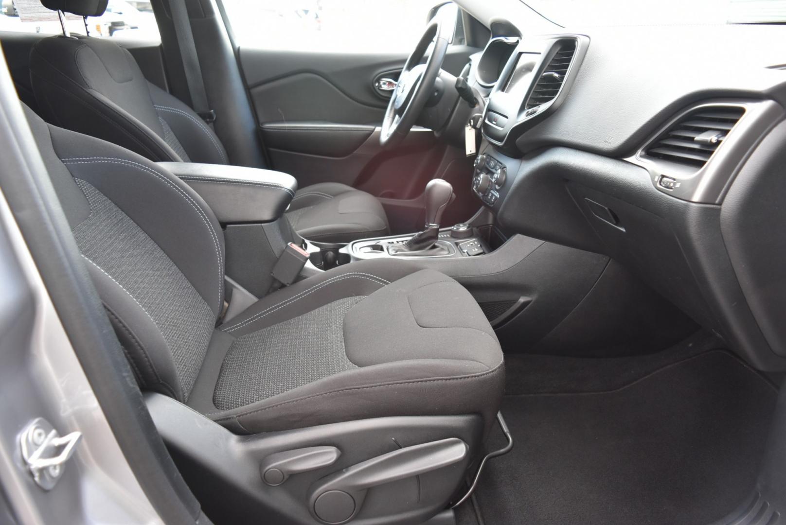 2019 Gray Jeep Cherokee Latitude (1C4PJMCB2KD) with an 2.4L L4 DOHC 16V engine, 9-Speed Automatic transmission, located at 1600 E Hwy 44, Rapid City, SD, 57703, (605) 716-7878, 44.070232, -103.171410- Photo#10