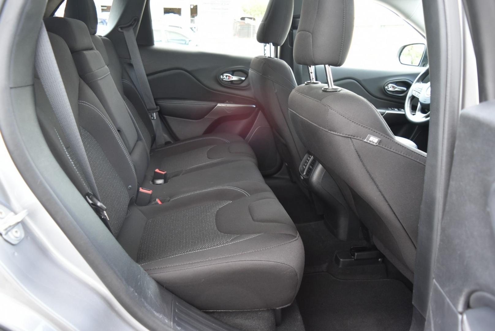 2019 Gray Jeep Cherokee Latitude (1C4PJMCB2KD) with an 2.4L L4 DOHC 16V engine, 9-Speed Automatic transmission, located at 1600 E Hwy 44, Rapid City, SD, 57703, (605) 716-7878, 44.070232, -103.171410- Photo#11