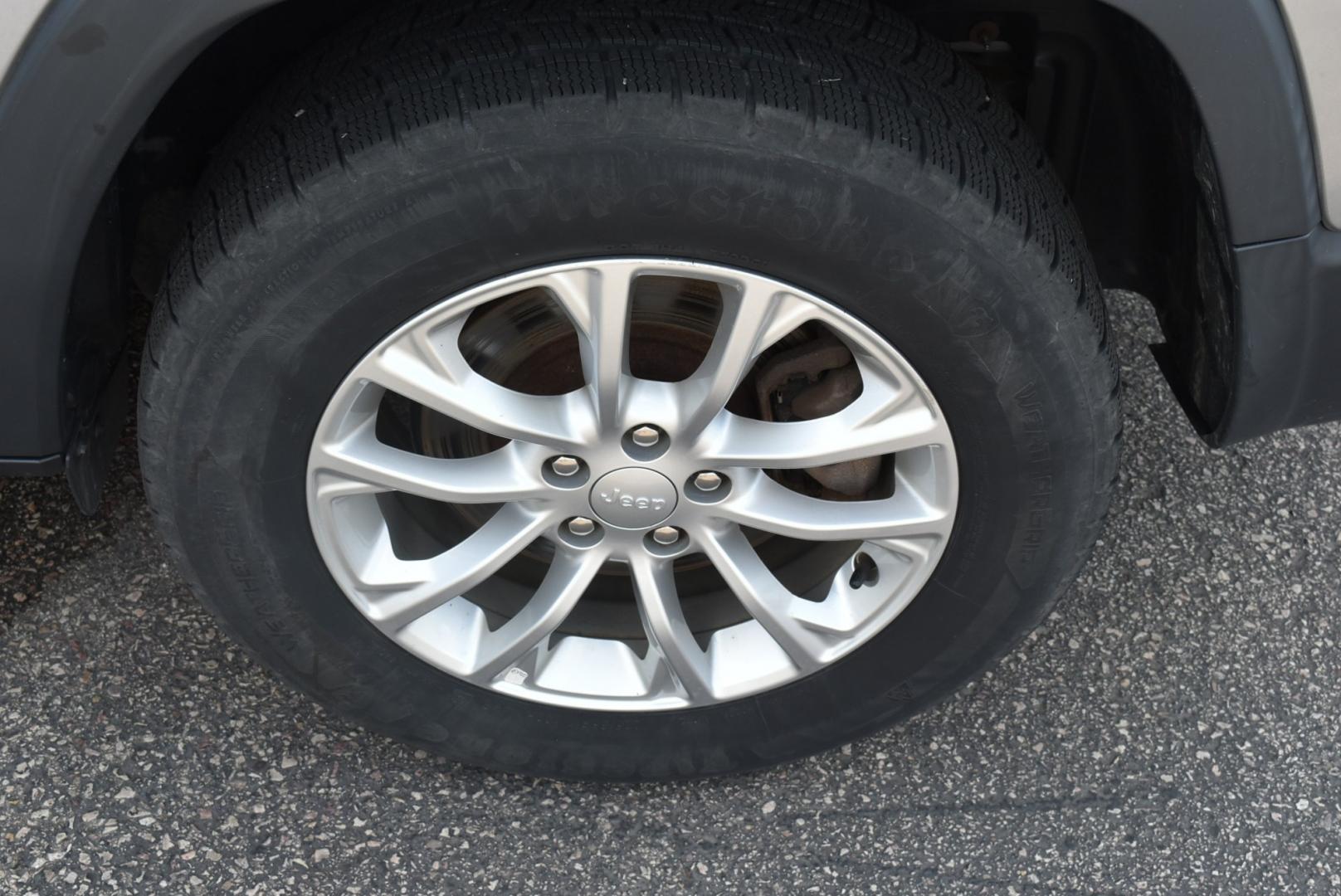 2019 Gray Jeep Cherokee Latitude (1C4PJMCB2KD) with an 2.4L L4 DOHC 16V engine, 9-Speed Automatic transmission, located at 1600 E Hwy 44, Rapid City, SD, 57703, (605) 716-7878, 44.070232, -103.171410- Photo#27