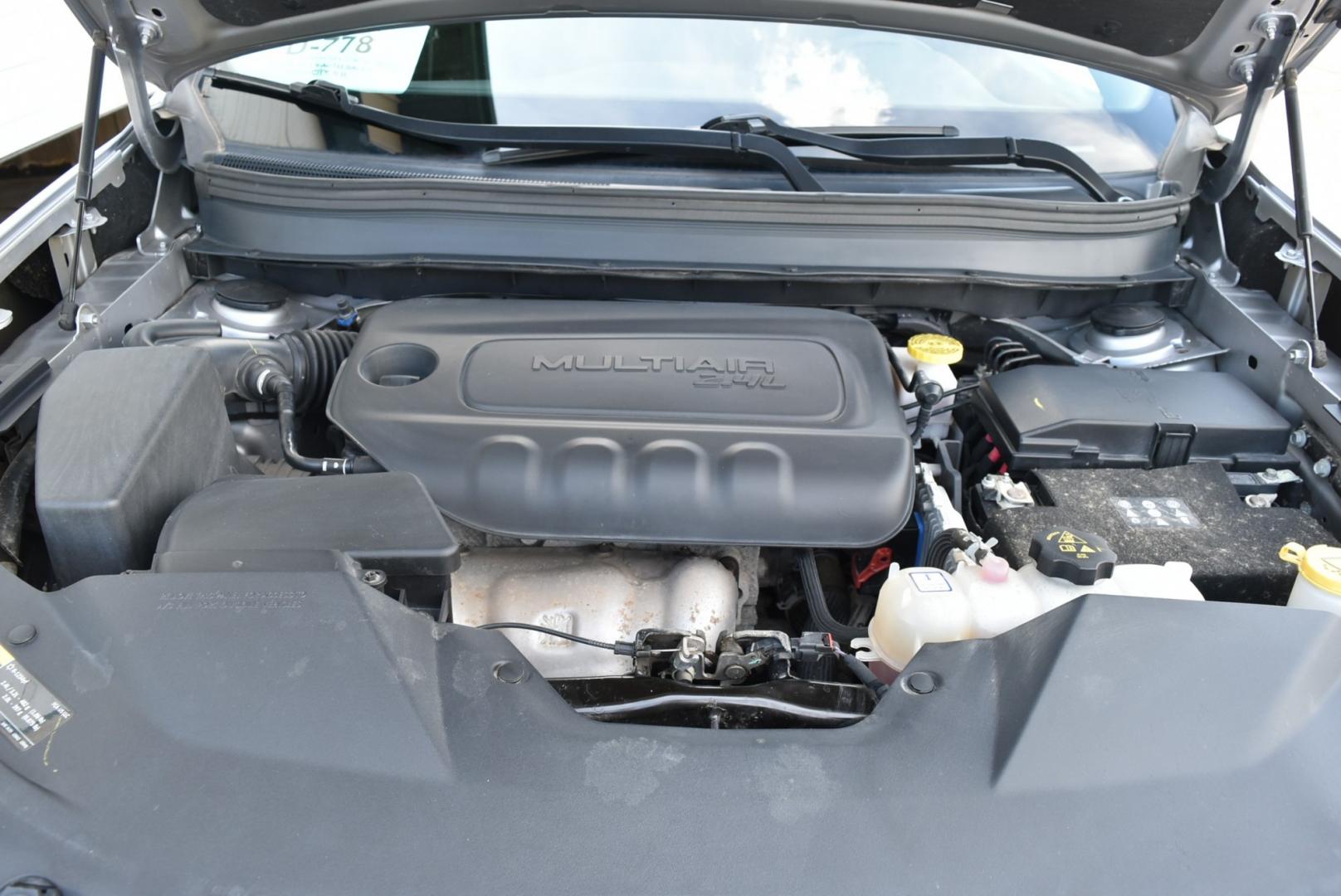 2019 Gray Jeep Cherokee Latitude (1C4PJMCB2KD) with an 2.4L L4 DOHC 16V engine, 9-Speed Automatic transmission, located at 1600 E Hwy 44, Rapid City, SD, 57703, (605) 716-7878, 44.070232, -103.171410- Photo#29