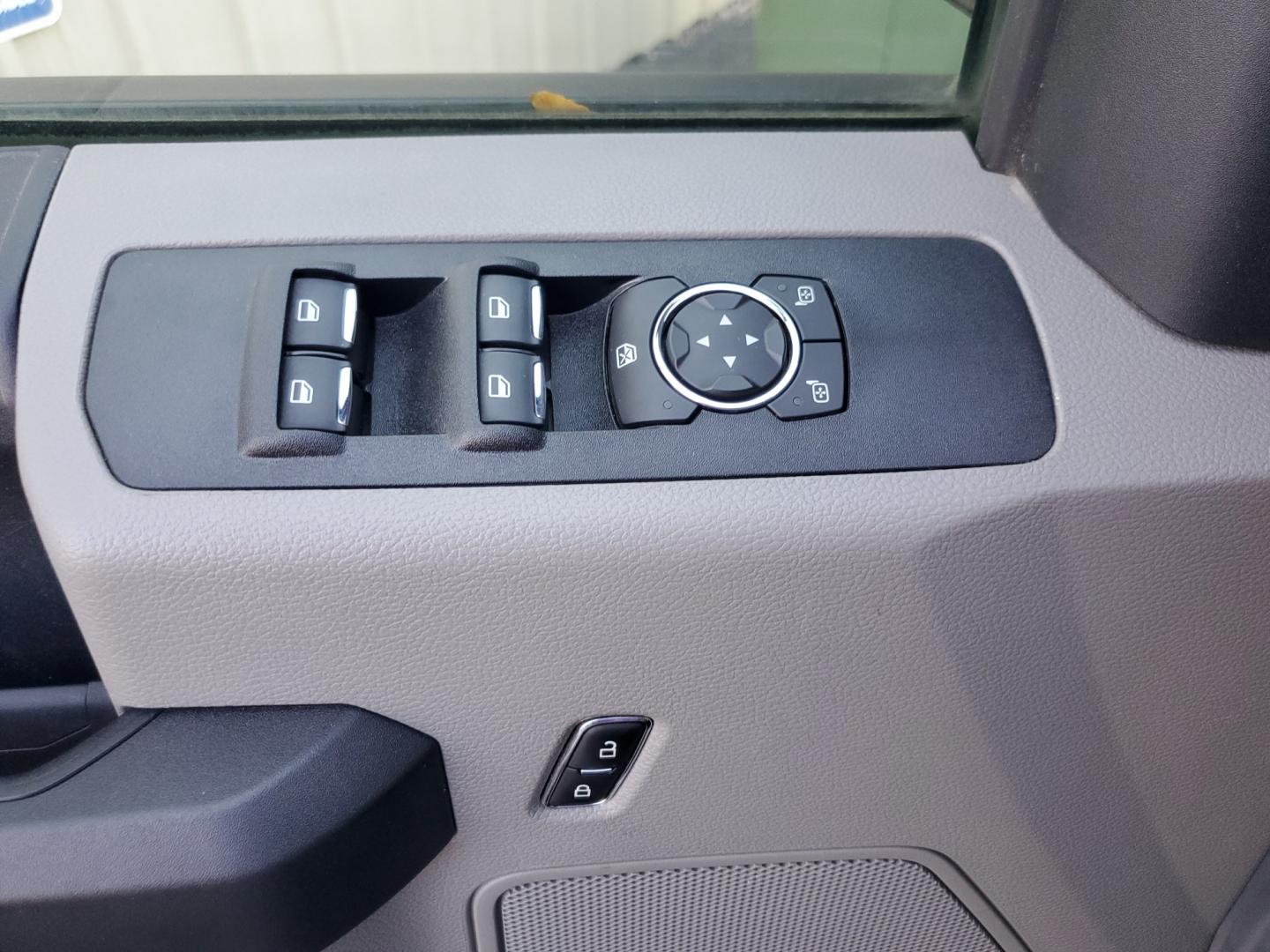 2019 Silver Ford F-250 SD XL SuperCab 4WD (1FT7X2B67KE) with an 6.2L V-8 2-VALVE SOHC EFI NA engine, 6-Speed Automatic W/ Selectshift transmission, located at 1600 E Hwy 44, Rapid City, SD, 57703, (605) 716-7878, 44.070232, -103.171410- Photo#14