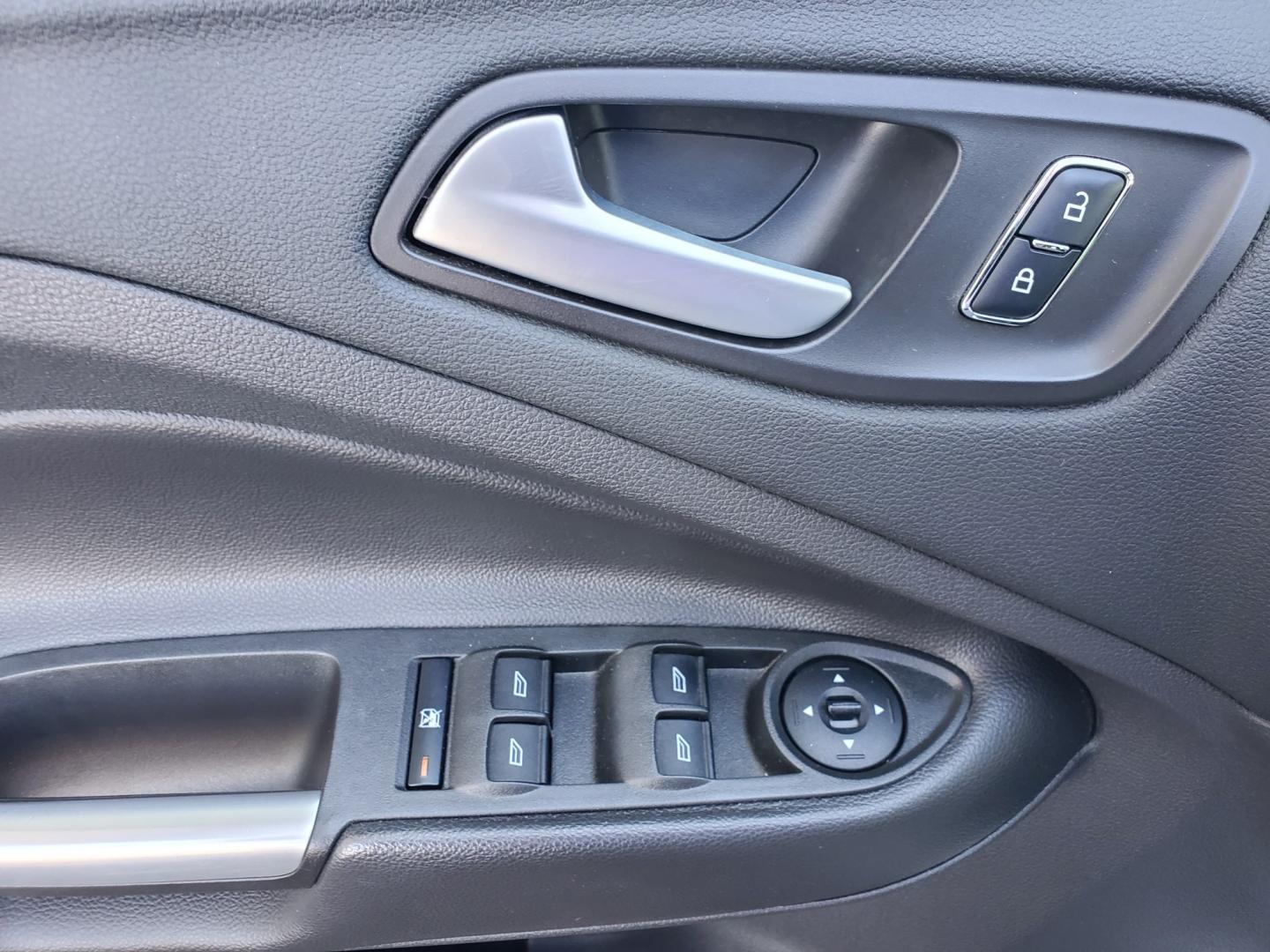 2016 White Ford Escape SE (1FMCU9GX6GU) with an 1.6L 4 Cyl Ecoboost` engine, 6-Speed Automatic W/ Selectshift transmission, located at 1600 E Hwy 44, Rapid City, SD, 57703, (605) 716-7878, 44.070232, -103.171410- Photo#14