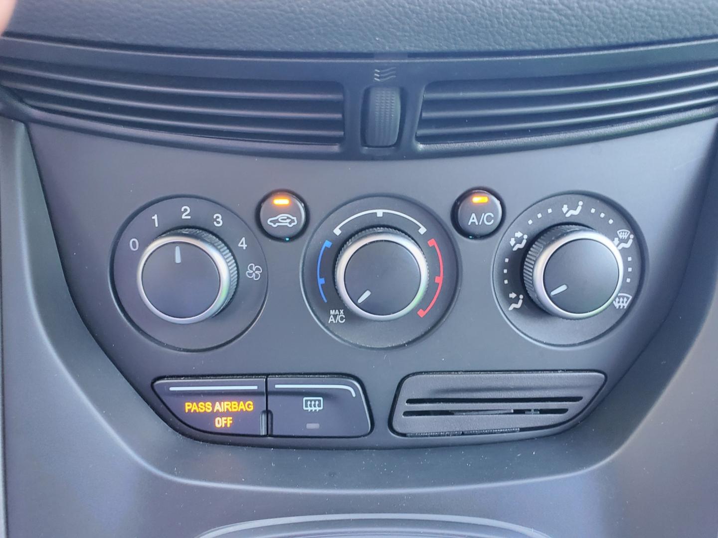 2016 White Ford Escape SE (1FMCU9GX6GU) with an 1.6L 4 Cyl Ecoboost` engine, 6-Speed Automatic W/ Selectshift transmission, located at 1600 E Hwy 44, Rapid City, SD, 57703, (605) 716-7878, 44.070232, -103.171410- Photo#22