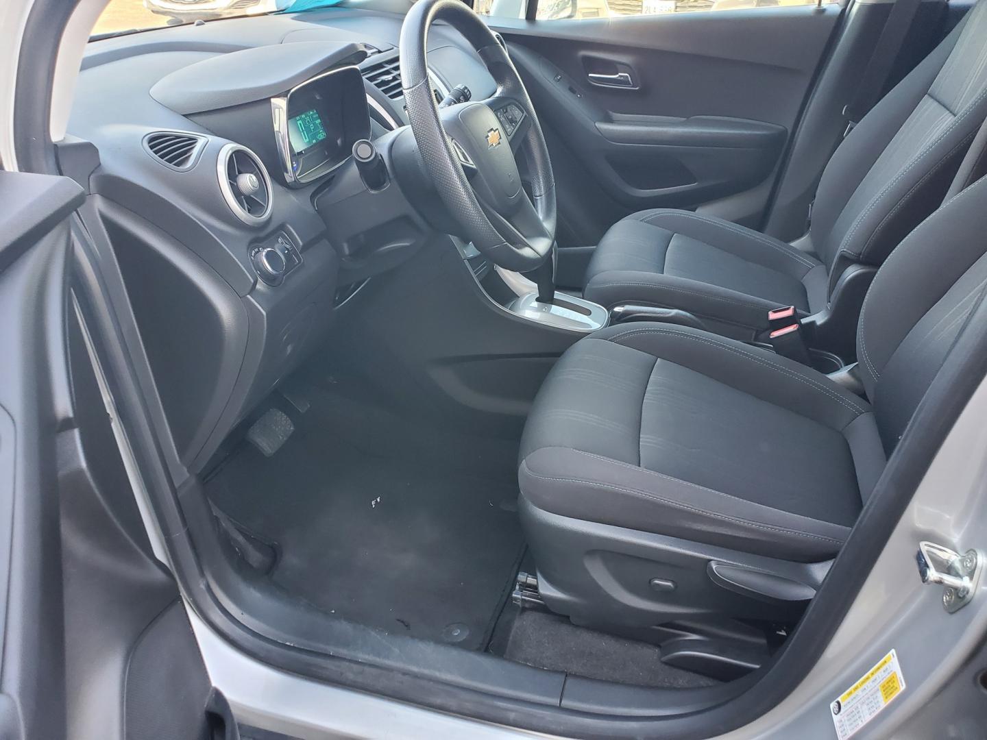 2016 Silver Chevrolet Trax LT (KL7CJPSB8GB) with an 1.4L 4Cyl Ecotec Turbo engine, 6-Speed Automatic transmission, located at 1600 E Hwy 44, Rapid City, SD, 57703, (605) 716-7878, 44.070232, -103.171410- Photo#9