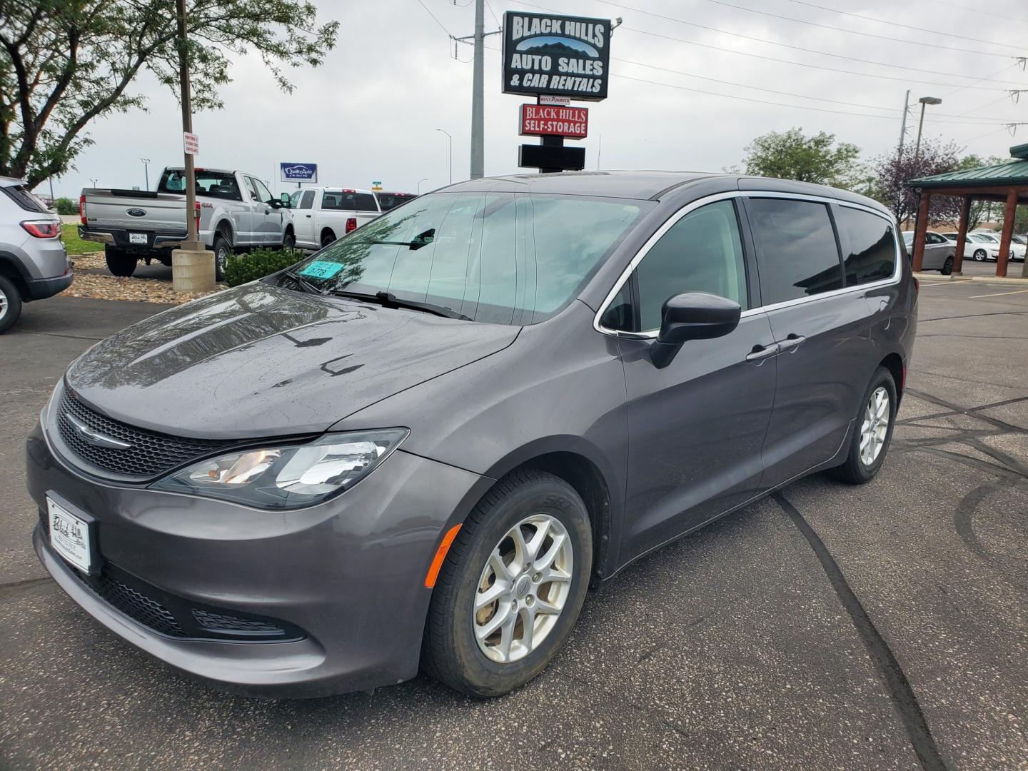2022 Gray /GRAY Chrysler Voyager LX (2C4RC1CG7NR) with an 3.6L V6 DOHC 24V engine, 9A transmission, located at 1600 E Hwy 44, Rapid City, SD, 57703, (605) 716-7878, 44.070232, -103.171410- Photo#0